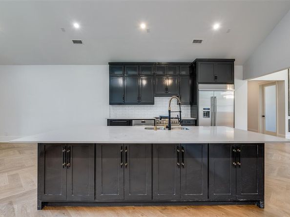 3221 S Glenbrook Drive , Garland Texas 75041