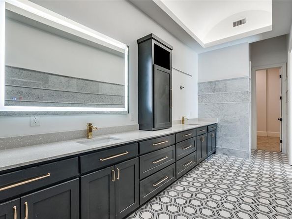 3221 S Glenbrook Drive , Garland Texas 75041