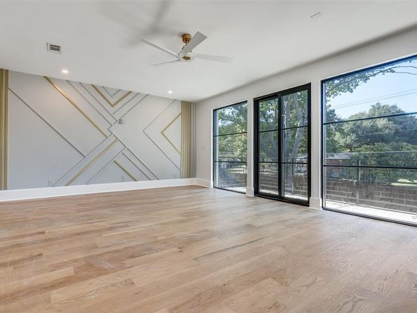 3221 S Glenbrook Drive , Garland Texas 75041