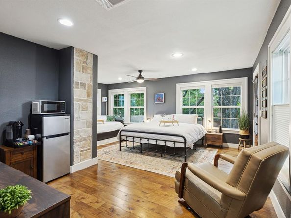 901 S Montreal Avenue , Dallas Texas 75208