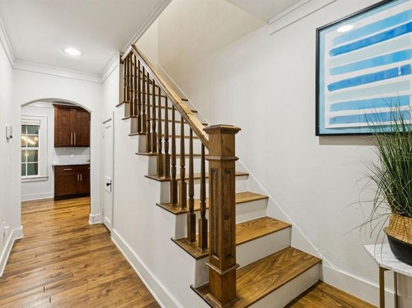 901 S Montreal Avenue , Dallas Texas 75208