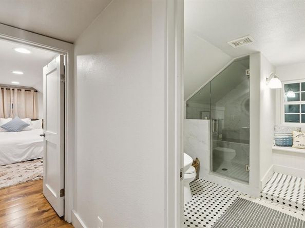 901 S Montreal Avenue , Dallas Texas 75208