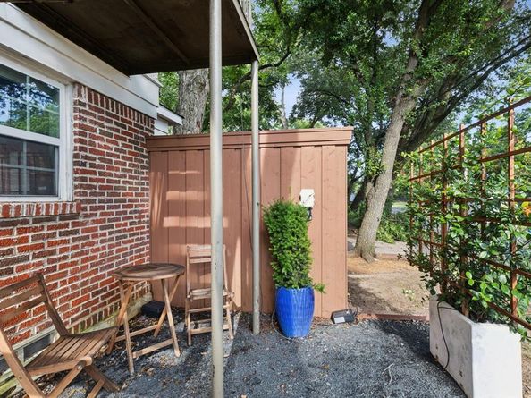 901 S Montreal Avenue , Dallas Texas 75208