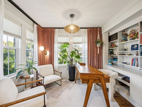 901 S Montreal Avenue , Dallas Texas 75208