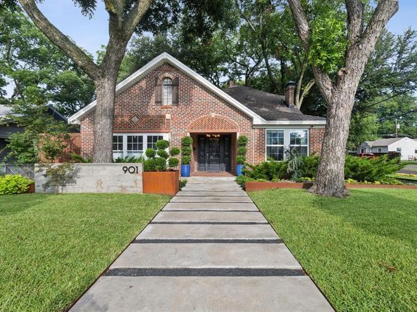 901 S Montreal Avenue , Dallas Texas 75208