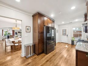 901 S Montreal Avenue , Dallas Texas 75208