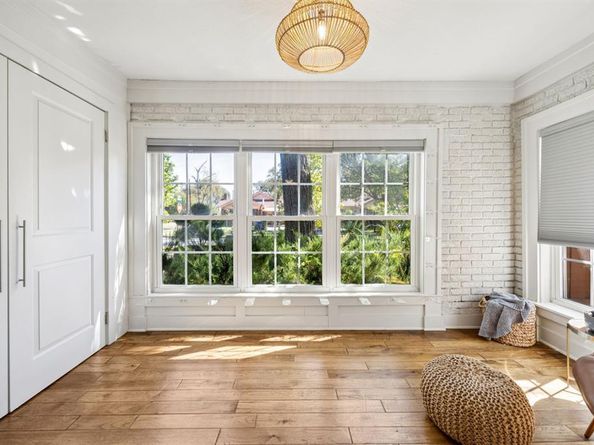 901 S Montreal Avenue , Dallas Texas 75208