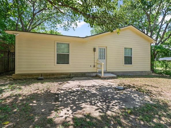 3118  Ross Avenue , Fort Worth Texas 76106