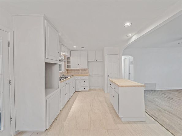 5537  Wheaton Drive , Fort Worth Texas 76133