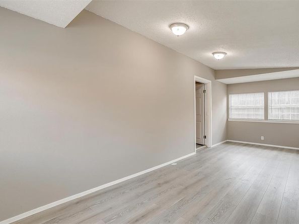 627  Hallvale Drive , White Settlement Texas 76108