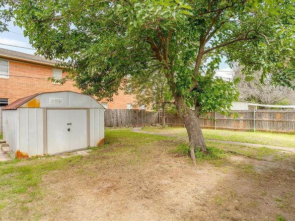 627  Hallvale Drive , White Settlement Texas 76108