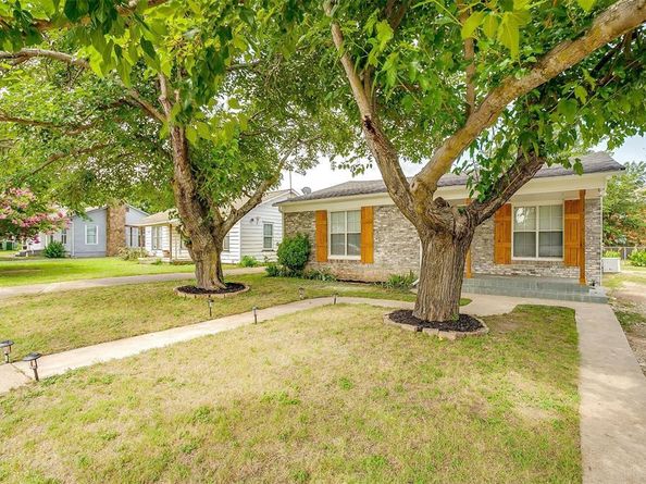 627  Hallvale Drive , White Settlement Texas 76108