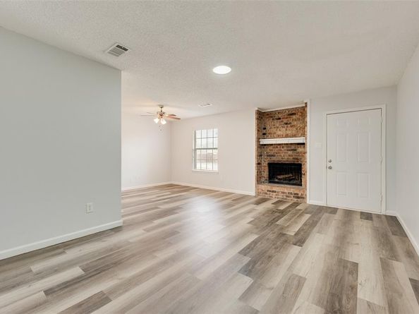 3148  Tudor Lane , Irving Texas 75060