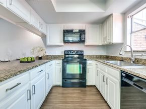 2711  Creek Wood Court , Carrollton Texas 75006
