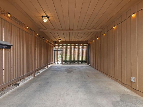 3175  Golden Oak  , Farmers Branch Texas 75234