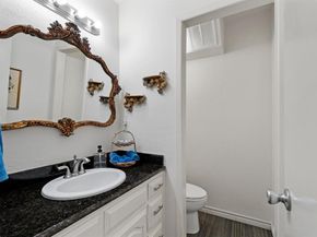 3175  Golden Oak  , Farmers Branch Texas 75234