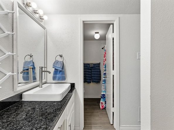 3175  Golden Oak  , Farmers Branch Texas 75234