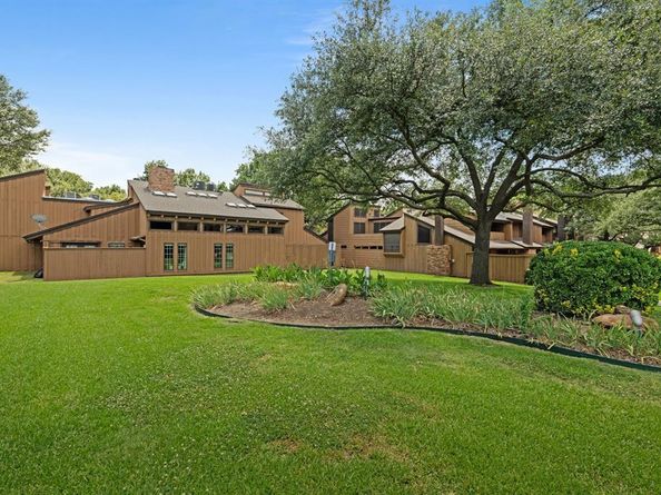 3175  Golden Oak  , Farmers Branch Texas 75234