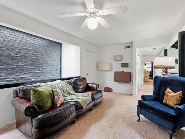3175  Golden Oak  , Farmers Branch Texas 75234