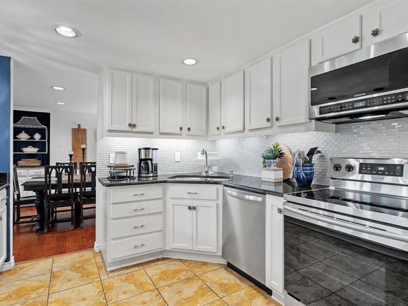3175  Golden Oak  , Farmers Branch Texas 75234