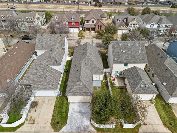 924  Charleston Lane , Savannah Texas 76227