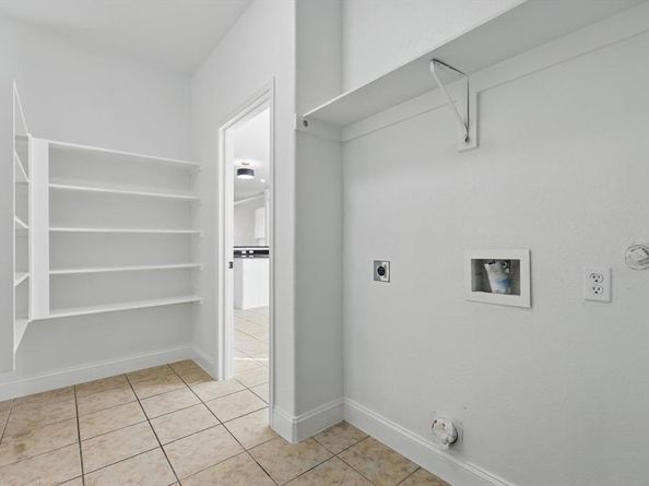 924  Charleston Lane , Savannah Texas 76227