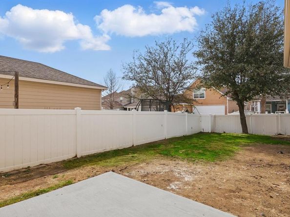 924  Charleston Lane , Savannah Texas 76227