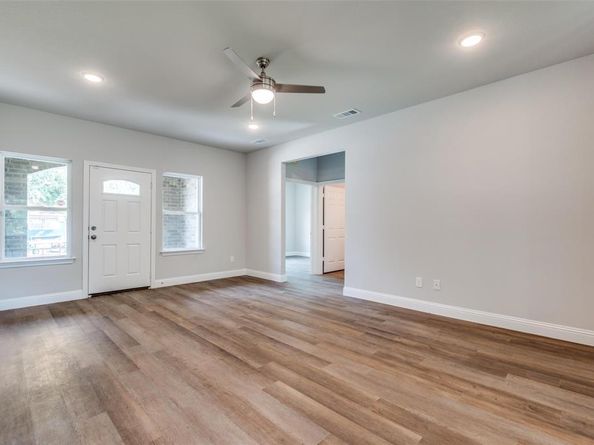 2726  Lawrence Street , Dallas Texas 75215