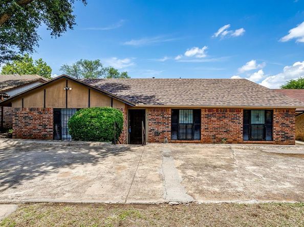2862  Southpark Lane , Fort Worth Texas 76133