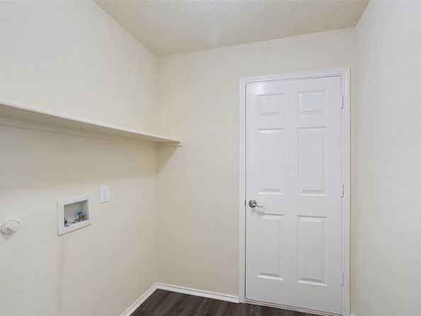 2513  Tan Oak Drive , Dallas Texas 75212