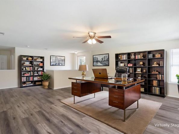 2513  Tan Oak Drive , Dallas Texas 75212