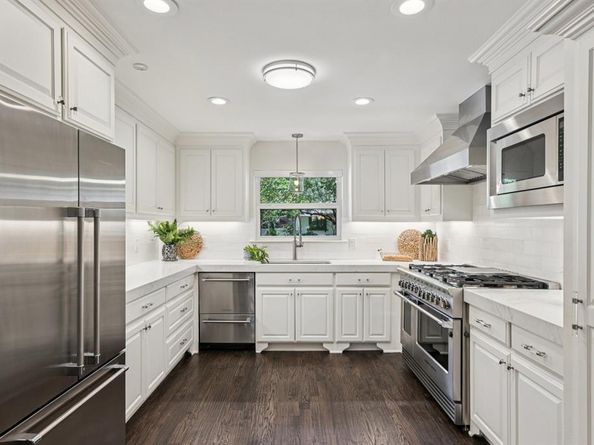 7023  Lupton Drive , Dallas Texas 75225