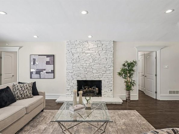 7023  Lupton Drive , Dallas Texas 75225