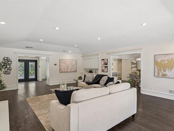 7023  Lupton Drive , Dallas Texas 75225