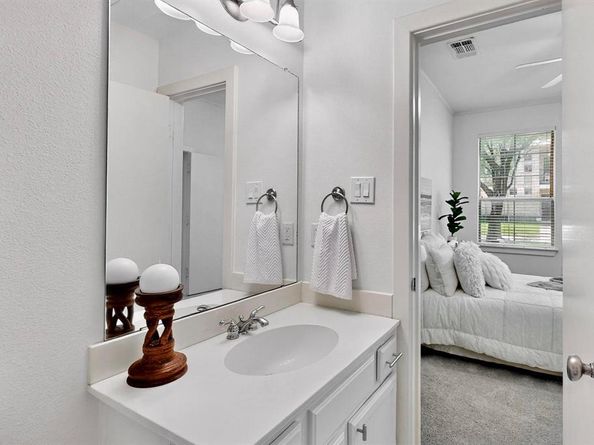 4112  Lafayette Street , Dallas Texas 75204