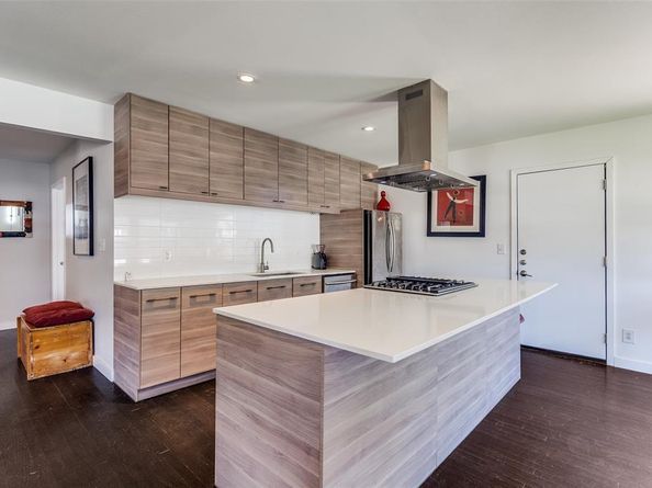 1721 N Winnetka Avenue , Dallas Texas 75208