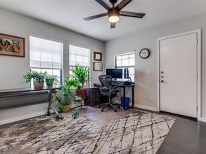 1721 N Winnetka Avenue , Dallas Texas 75208