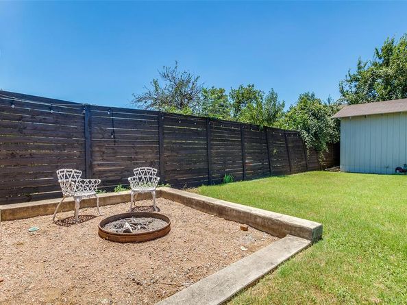 1721 N Winnetka Avenue , Dallas Texas 75208