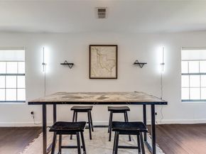 1721 N Winnetka Avenue , Dallas Texas 75208