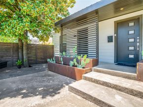 1721 N Winnetka Avenue , Dallas Texas 75208