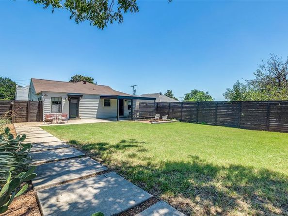 1721 N Winnetka Avenue , Dallas Texas 75208