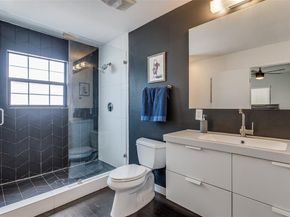 1721 N Winnetka Avenue , Dallas Texas 75208