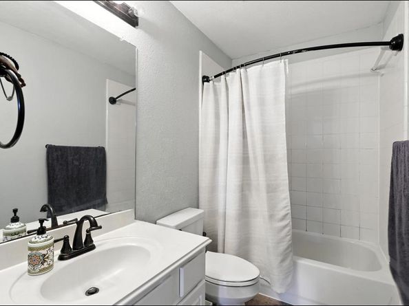 2322  Balleybrooke Drive , Lewisville Texas 75077