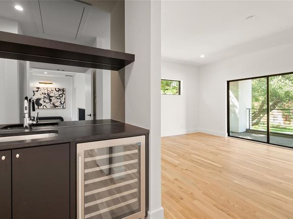 6906  Clayton Avenue , Dallas Texas 75214