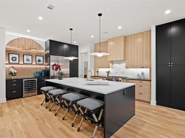 6906  Clayton Avenue , Dallas Texas 75214