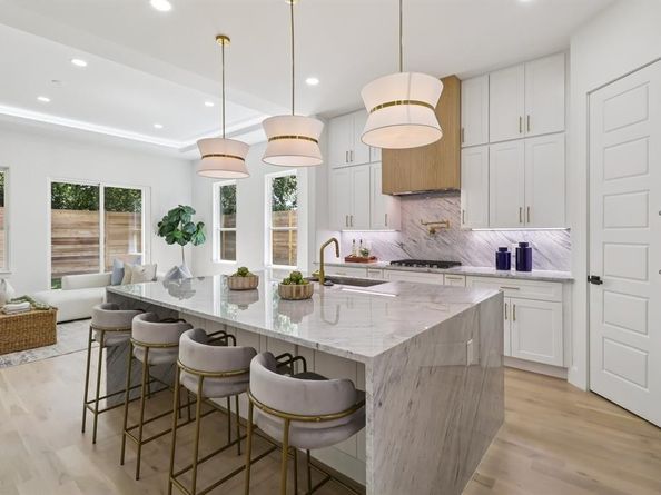 1954  Toronto Street , Dallas Texas 75212