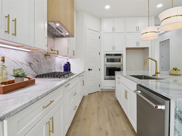 1954  Toronto Street , Dallas Texas 75212