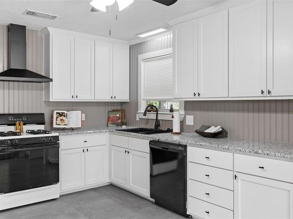 4916  Susan Lee  , North Richland Hills Texas 76180