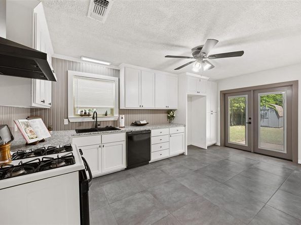 4916  Susan Lee  , North Richland Hills Texas 76180