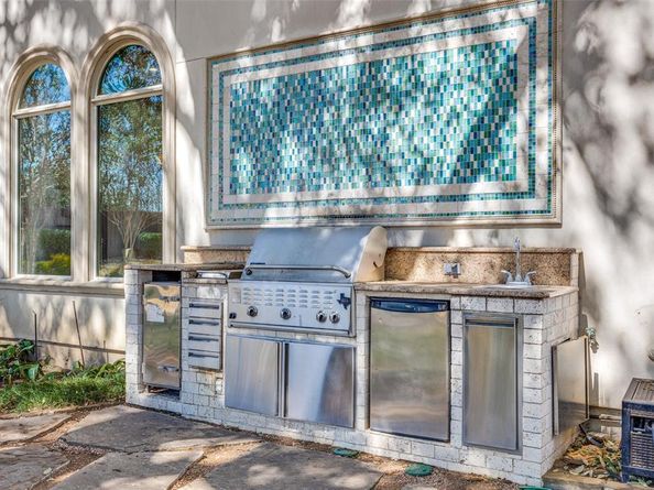 10750  Welch Road , Dallas Texas 75229